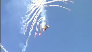 F-22 Raptor Demo with FLARES! And USAF Heritage Flight 2023 Wings Over Wayne