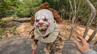 PARKOUR POV vs CARZY CLOWNS CHUCKY ( epic parkour pov chase ) NO  WAY OUT