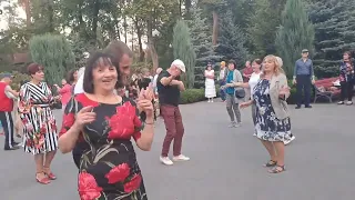 НАКУКУЙ КУКУШКА ДОЛГИХ ЛЕТ НАМ ЛЮБИТЬ❤️ ТАНЦЬІ В ПАРКЕ ГОРЬКОГО❤️ ХАРЬКОВ 2023