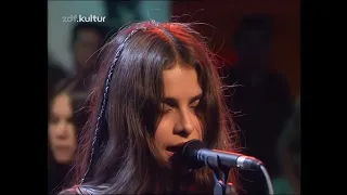 Mazzy Star - "Fade Into You" Live - AI Upscale/Enhance