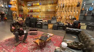 Unplugged@Hollywood Guitar Center. Roberto playing a 1952 Gibson ES175 w/ Ryoto, a Japanese Bassist