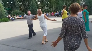 За белыми метелями!!!🌹💃Танцы в парке Горького!!!🌴💃Харьков 2021