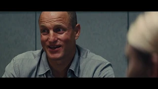 Допрос всадников в ФБР. Момент из фильма Иллюзия обмана (2013)