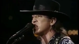 STEVIE RAY VAUGHAN - Look At Little Sister || a string breaks ||