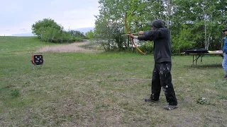 Demonstration of  pinch draw, on a 60 pound plains bow.