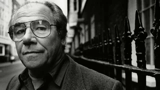 Une Vie, une œuvre : Jean Baudrillard, ni morale, ni critique, une « pensée radicale » (1929-2007)