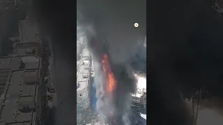 Huge fire breaks out in a Tianjin building in China