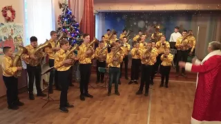 "Jungle bells" виконує дитячий народний духовий оркестр Тетіївського ЦПО