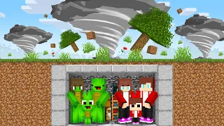 MIKEY vs JJ Family: EPIC TORNADO vs. Doomsday Bunker in Minecraft!