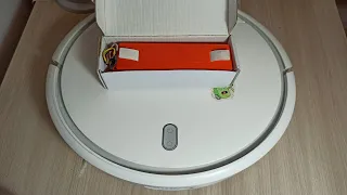 Как поменять аккумуляторную батарею на роботе пылесосе Xiaomi Mi Robot Vacuum Cleaner ?