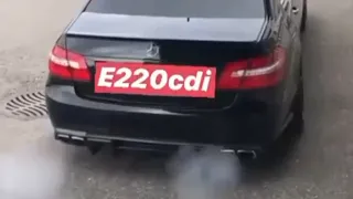 Mercedes E220 cdi w212 - Insane Exhaust sound