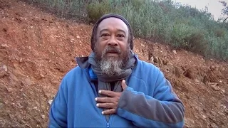 Walk with Mooji Baba - Kissed From Inside