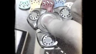 DUEBEL Fidget Spinner of Space Ship Design - Diamond Cutting Craftwork - 5+ Minutes Spinning Time