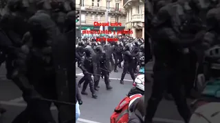 #Short Francia Choque entre Policías y Manifestantes