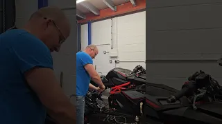 How to remove the main seat from a lexmoto LXR 125cc