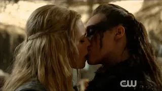 The 100, Clarke & Lexa (24)