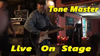 Fender Twin Tone Master Live On Stage.  Guitar Amplifier Review.