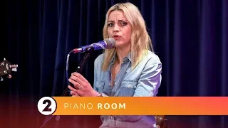 Amy MacDonald - Nobody Does It Better (Carly Simon cover) Radio 2 Piano Room