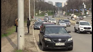 Авария на мосту: водитель Mercedes врезался в бордюр - 19.04.2021