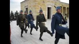 Changing the guard at Anıtkabir