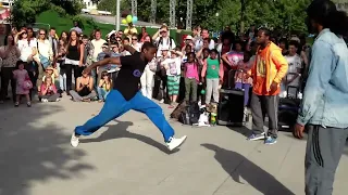 BBoys Breakdancing to🕺🏾 MC Hammer 🔨 at London Eye 🎡