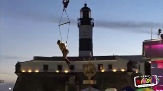 CLAUDIA LEITTE VOANDO NO FAROL DA BARRA - CARNAVAL DE SALVADOR 2020