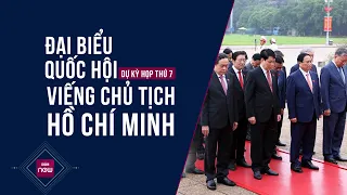 Hình ảnh các Đại biểu dự Kỳ họp thứ 7, Quốc hội khoá XV vào Lăng viếng Chủ tịch Hồ Chí Minh