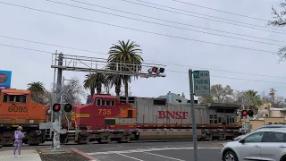BNSF 7403 Manifest Freight Train With Fakebonnet DPU South - P St. Railroad Crossing, Sacramento CA