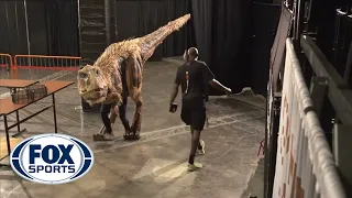 Halloween dinosaur shocks Suns' players