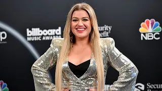 Kelly Clarkson recalls ‘American Idol’ days: ‘People were really mean to us’