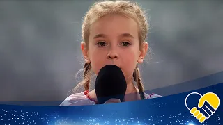 Amelka zaśpiewała  Hymn Ukrainy. WZRUSZA DO ŁEZ!