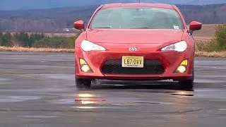 2014 Scion FR-S - TestDriveNow.com Review by Auto Critic Steve Hammes | TestDriveNow