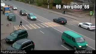 Видео наезда на пешехода в Твери