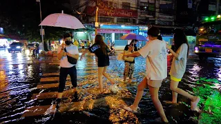 [4K] Walking in Heavy Rain Thunderstorm and Lightning in Bangkok