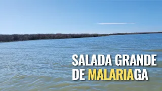 Pesca en kayak en la laguna Salada Grande de Madariaga