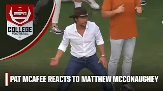 Matthew McConaughey was LOVING this Texas interception 🤘
