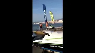 Mohamed Henni se bagarre avec un abonné à Marseille juste après avoir fait du jet ski 😯😯