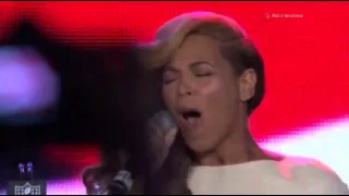 Raw: Beyonce Sings National Anthem Live