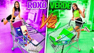 COMPRANDO MATERIAL ESCOLAR NA COR ROXO VS VERDE - MILLENA E MANU MAIA