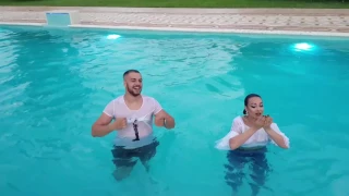 Culiță Sterp și Carmen de la Sălciua - Farsă la piscină în timpul unei ședințe foto! :))))