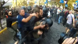 Ukrainian police clash with ultranationalists in Kiev