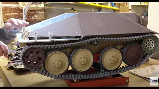 1/6 scale Armortek Hetzer Jagdpanzer 38 (Vid 16)painting & installing the tracks