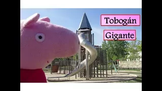 Peppa Pig en el tobogán gigante | Vídeos de Peppa Pig en el parque en español