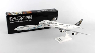 Iron Maiden Ed Force One Boeing 747-400 1/200 Scale Plane with Stand and Gears