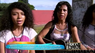 Faro surpreende família que sobrevive cantando no ônibus