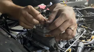 Palm Beach Classics "How To" remove the fuel distributor on the R107 380SL Mercedes-Benz