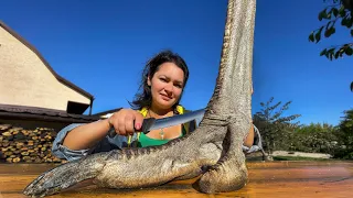 25KG OF Delicious OSTRICH! The Whole Leg Of the Largest Bird in the World