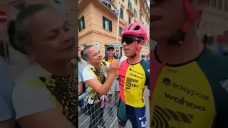 RIGO: ¡¡¡¡NUNCA CAMBIES!!! ASÍ REACCIONÓ EN EL GIRO AL ESCUCHAR EL LLAMADO DE UNA FAN