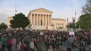 Abortion protests continue outside the U.S. Supreme Court