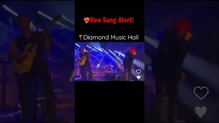 LILIAC preform UNRELEASED song “Carousel” (credit: @grayson.Larry)